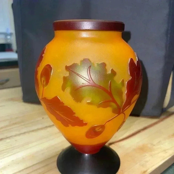 Autumn Cameo Glass Pedestal Vase Etched Carved Oak Leaf Acorns Vintage Teleflora - Picture 4 of 8